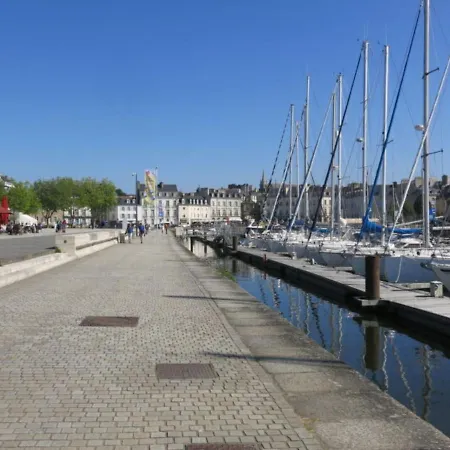 L'amiraute By Interhome Vannes