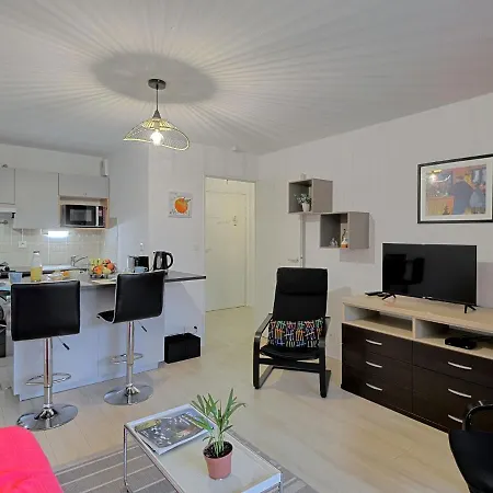 L'amiraute By Interhome Vannes